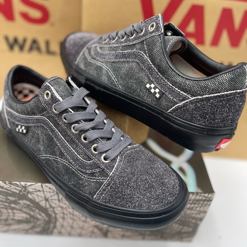 Vans WMNS Skate Old Skool
Quasi Asphalt Sneakers
VN0A5FCB107 - Picture 1 of 16